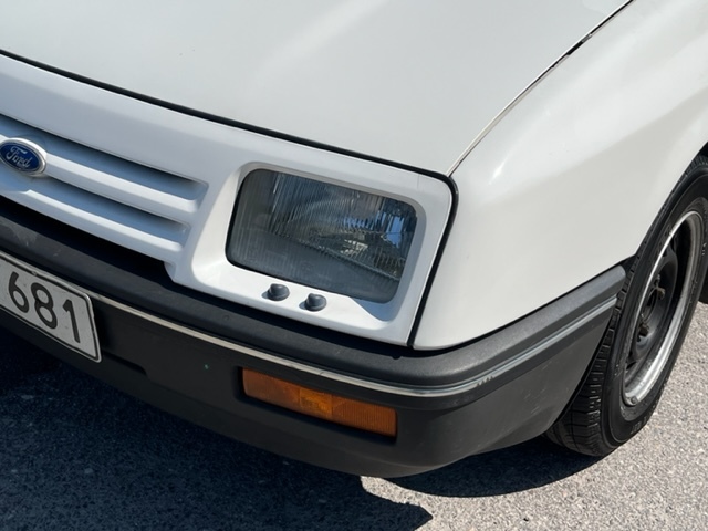 Exterior image of 1983 Ford Sierra