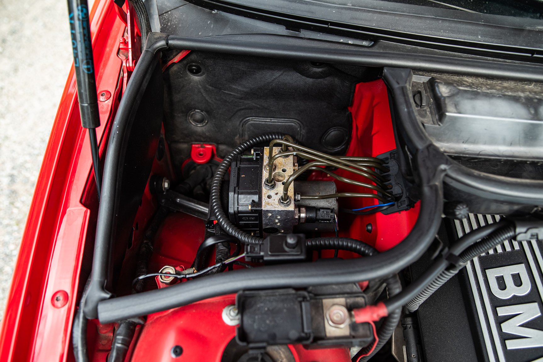 Image of 2001 BMW 330Xi mechanics