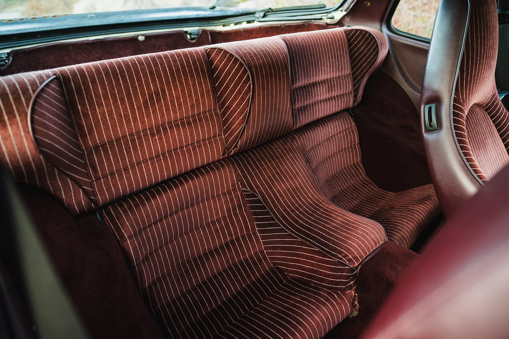 Interior image of 1986 Porsche 944R (53)