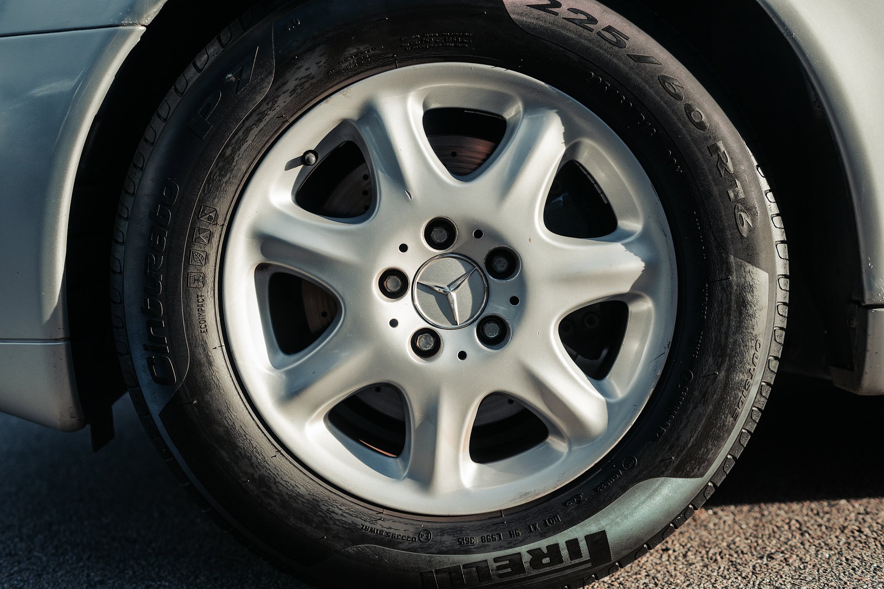 Exteriörbild på 1999 Mercedes-Benz S 320