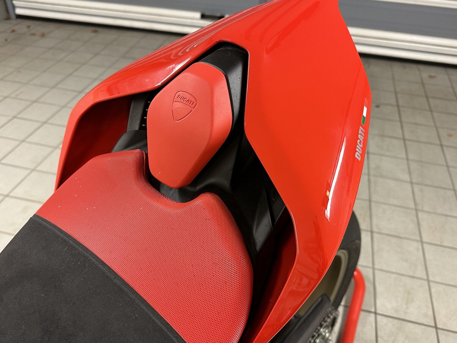 Exterior image of 2020 Ducati Panigale V4 25° Anniversario (32)