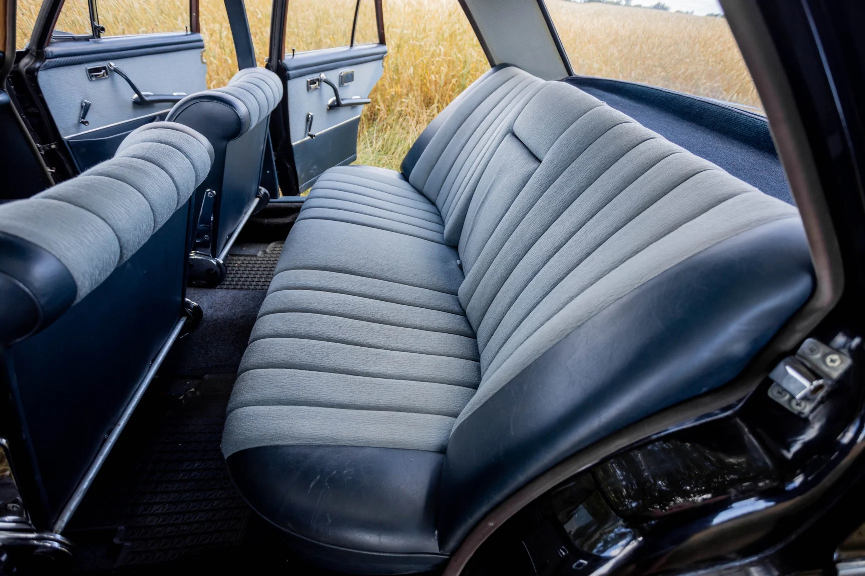 Innenraumfoto von 1967 Mercedes-Benz 250 S (29)