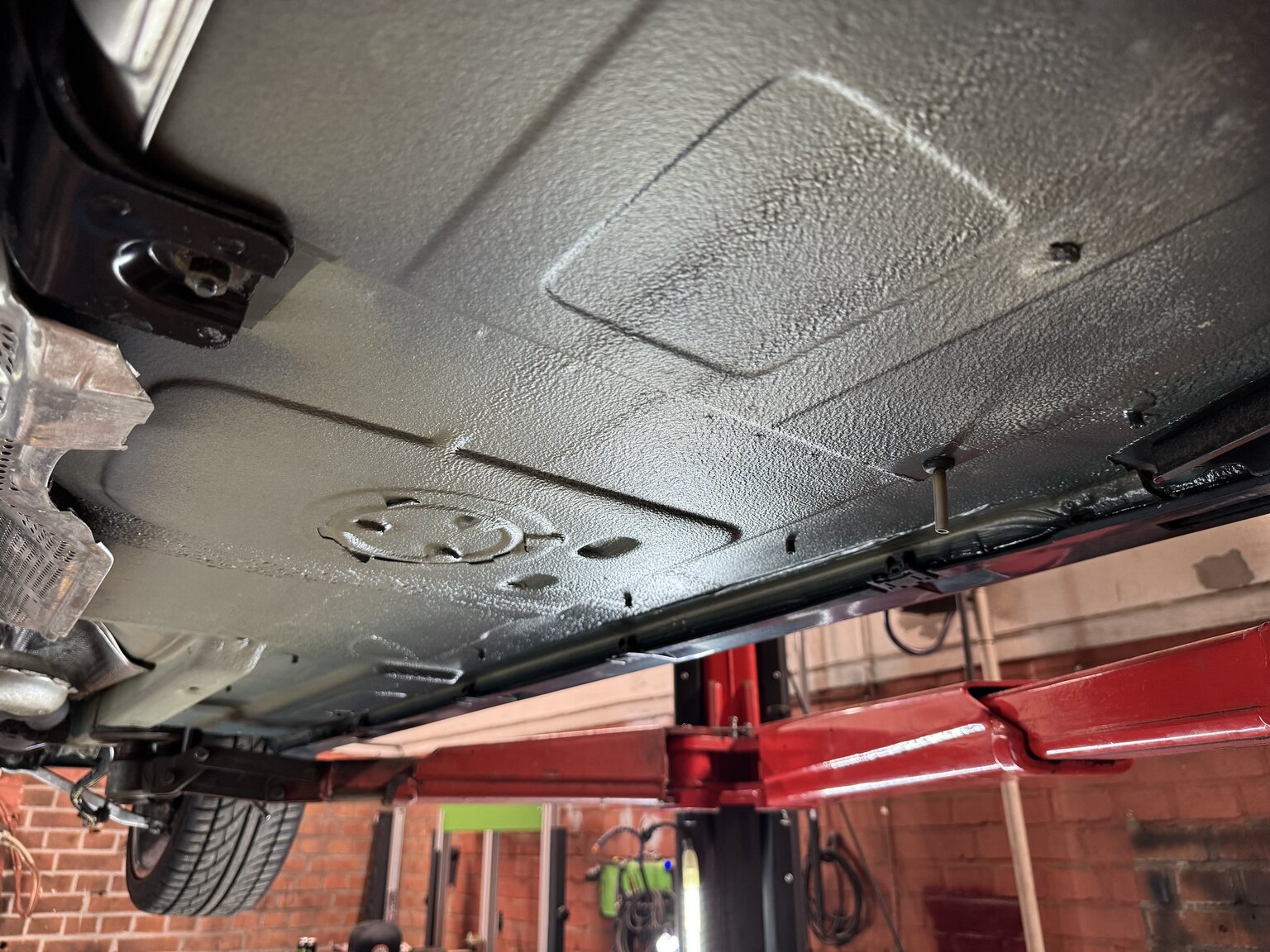 Image of 1996 BMW 520i Touring mechanics