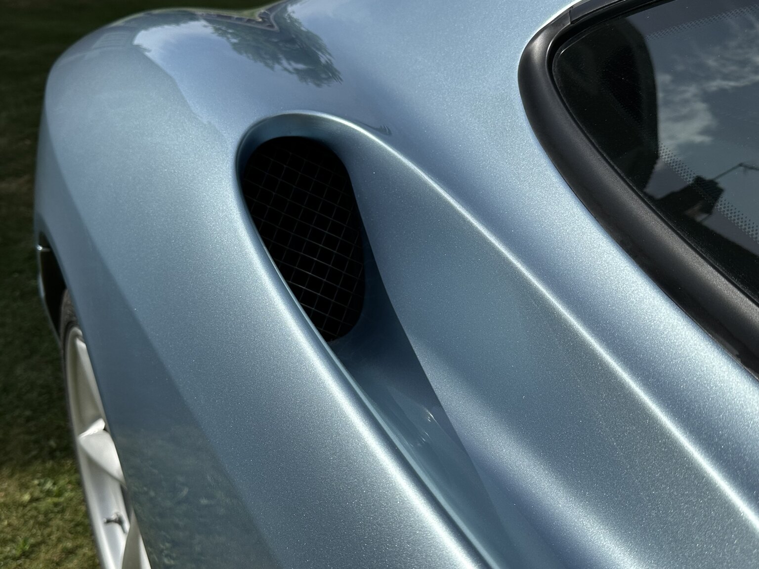 Exterior image of 2001 Ferrari 360 Modena V8 Manual (41)