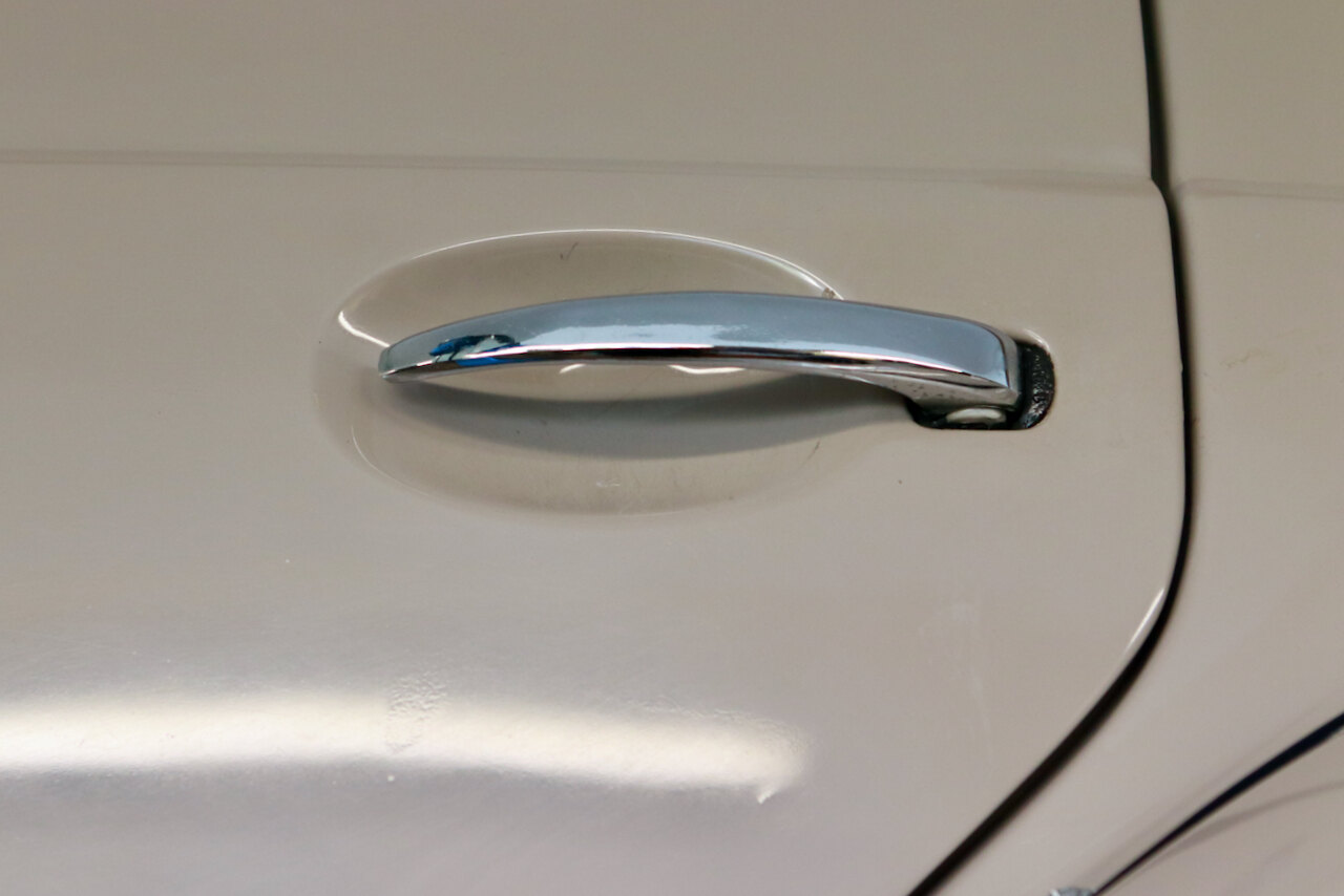 Exterior image of 1959 Renault 4CV