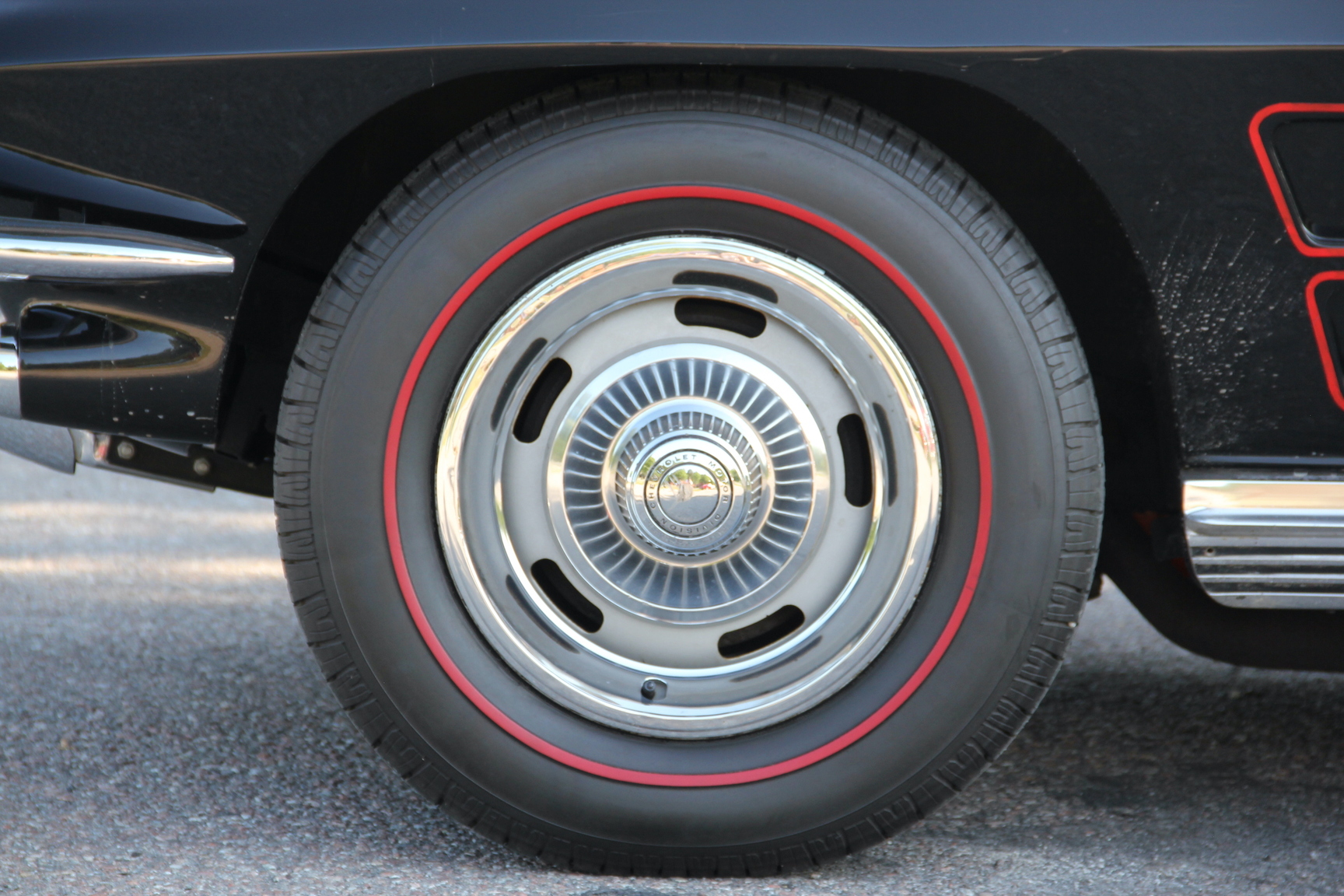 Exterior image of 1964 Corvette C2 Stingray Cabriolet (26)