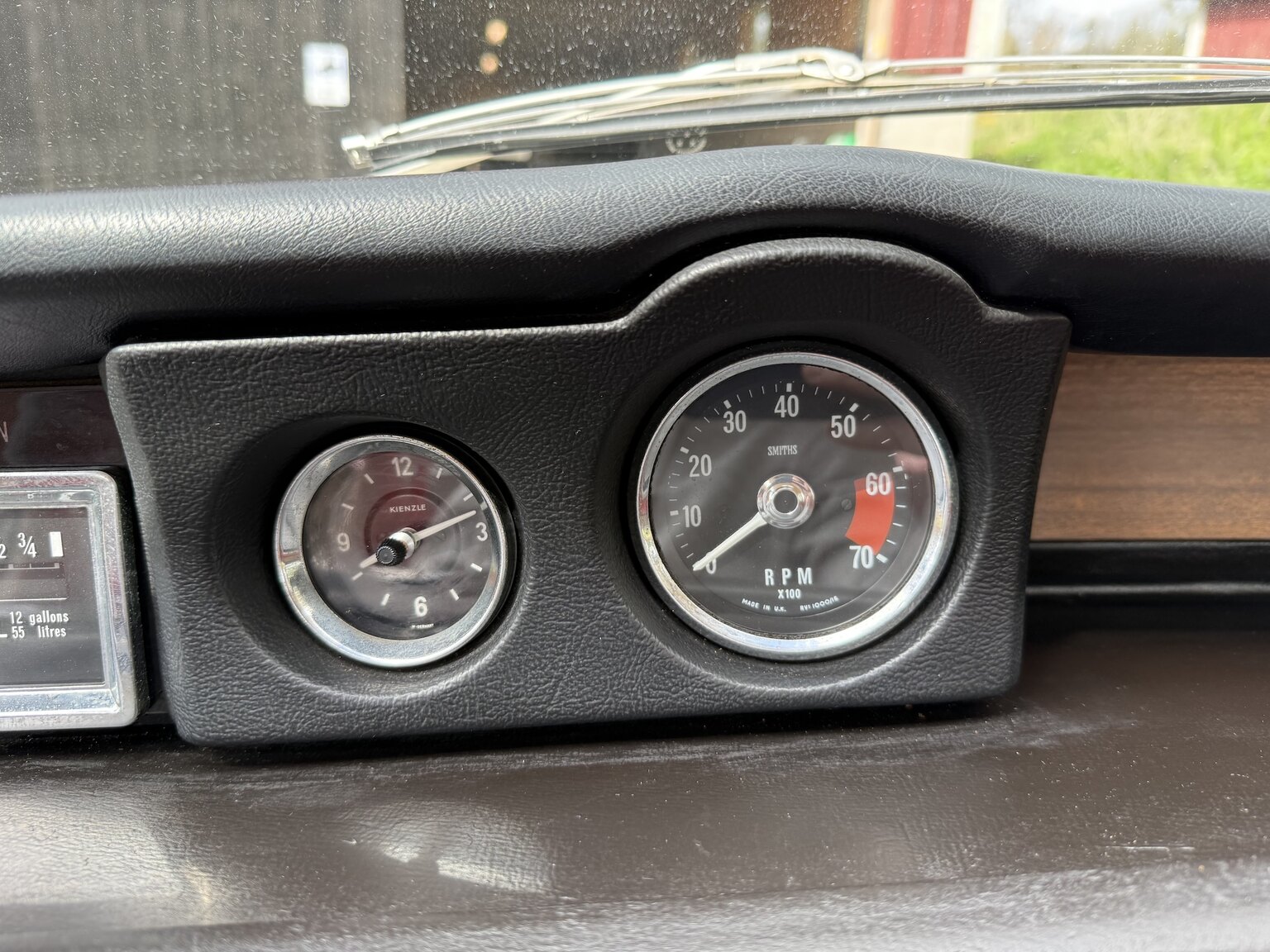 Interior image of 1967 Rover 2000 TC 2.0 OHC