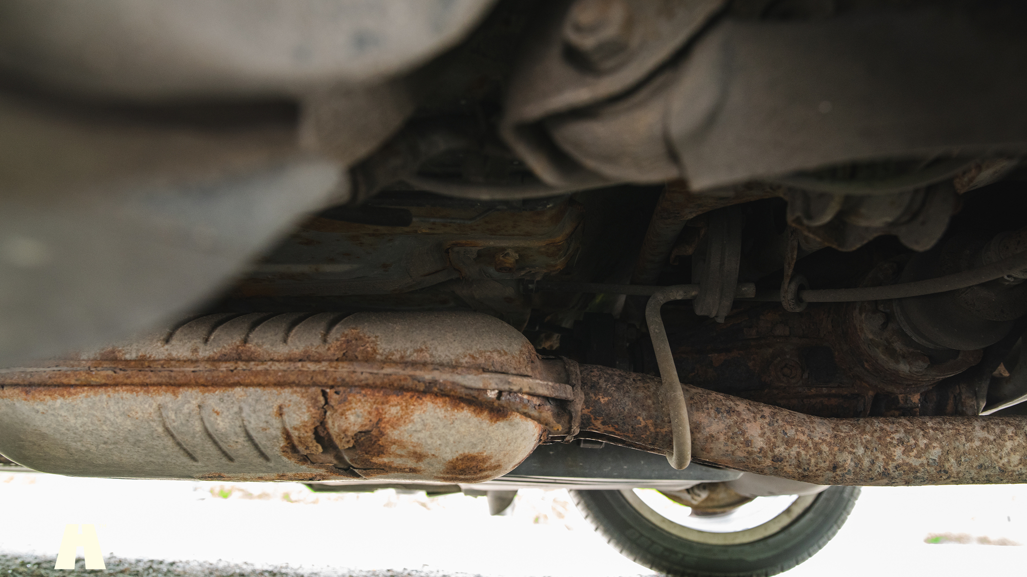 Image of 2000 Mercedes E430 mechanics