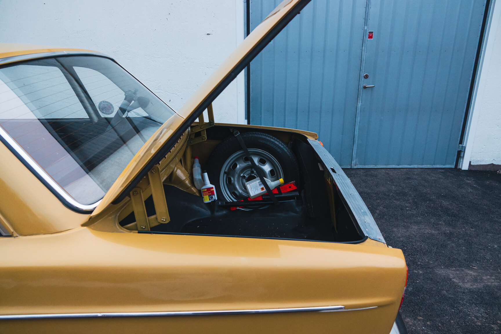 Interiörbild 1971 Volvo 144 2.0 Automat