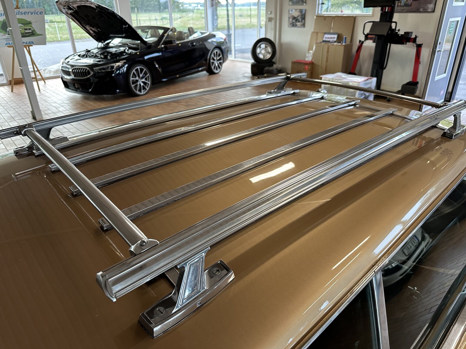 Exterior image of 1973 Volvo 1800 ES (47)