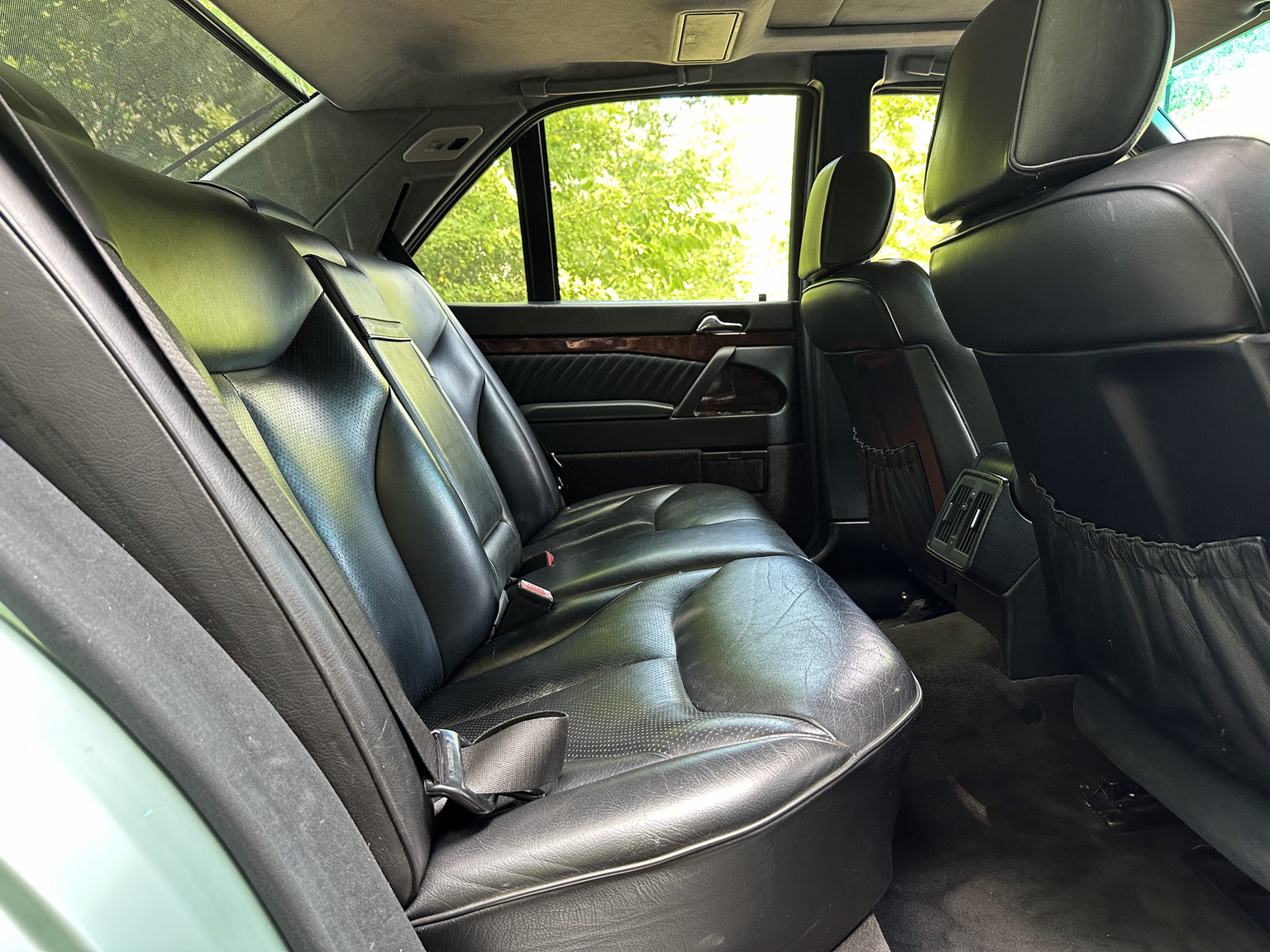 Innenraumfoto von 1992 Mercedes 300 SE (34)