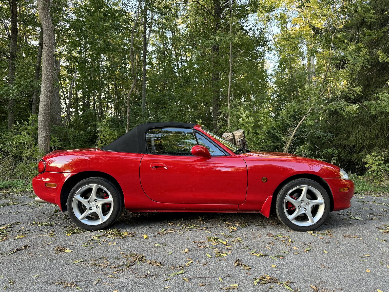 Exterior image of 2004 Mazda MX-5