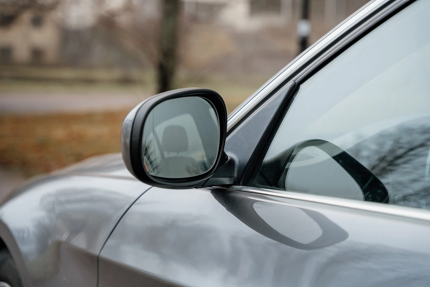 Exterior image of 2010 BMW 325i Sedan (39)