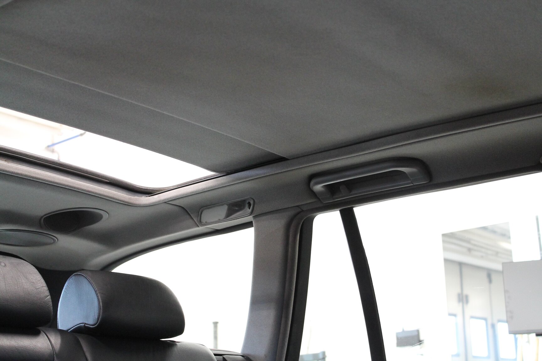 Innenraumfoto von 1996 BMW 540i Touring "No Reserve Auction"