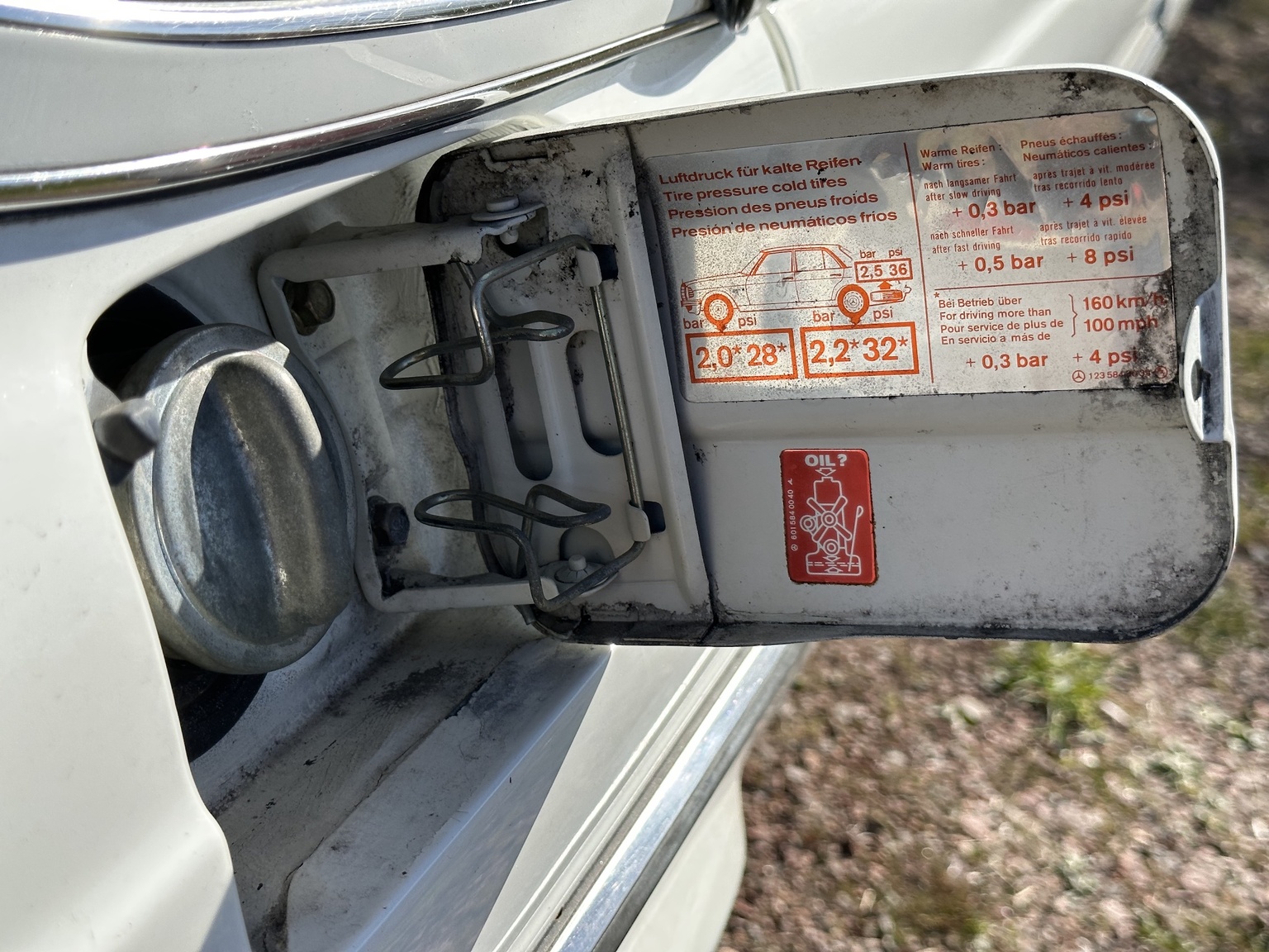 Exterior image of 1985 Mercedes-Benz 200