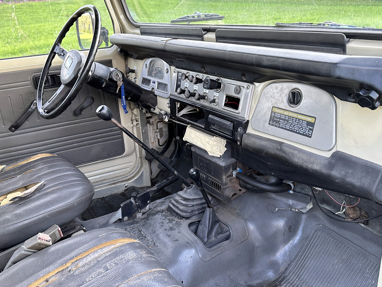 Innenraumfoto von 1985 Toyota Land Cruiser BJ 42
