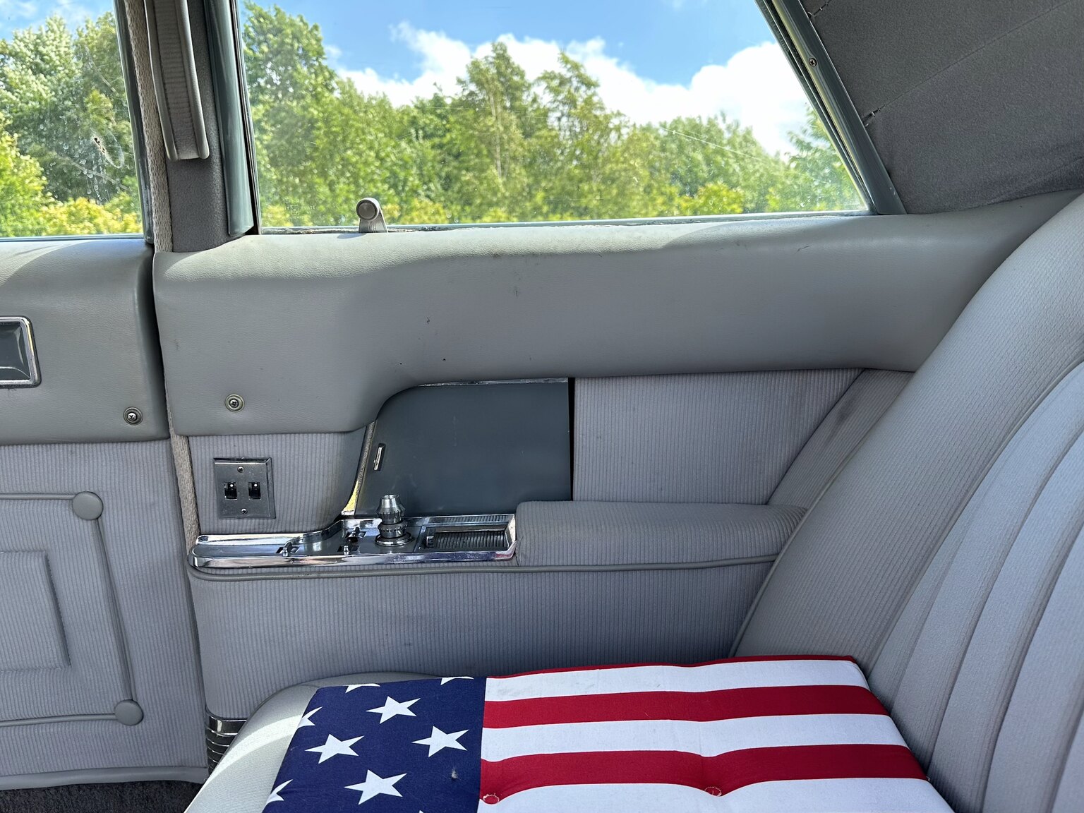 Innenraumfoto von 1964 Cadillac Fleetwood Seventy-Five Limousine (36)