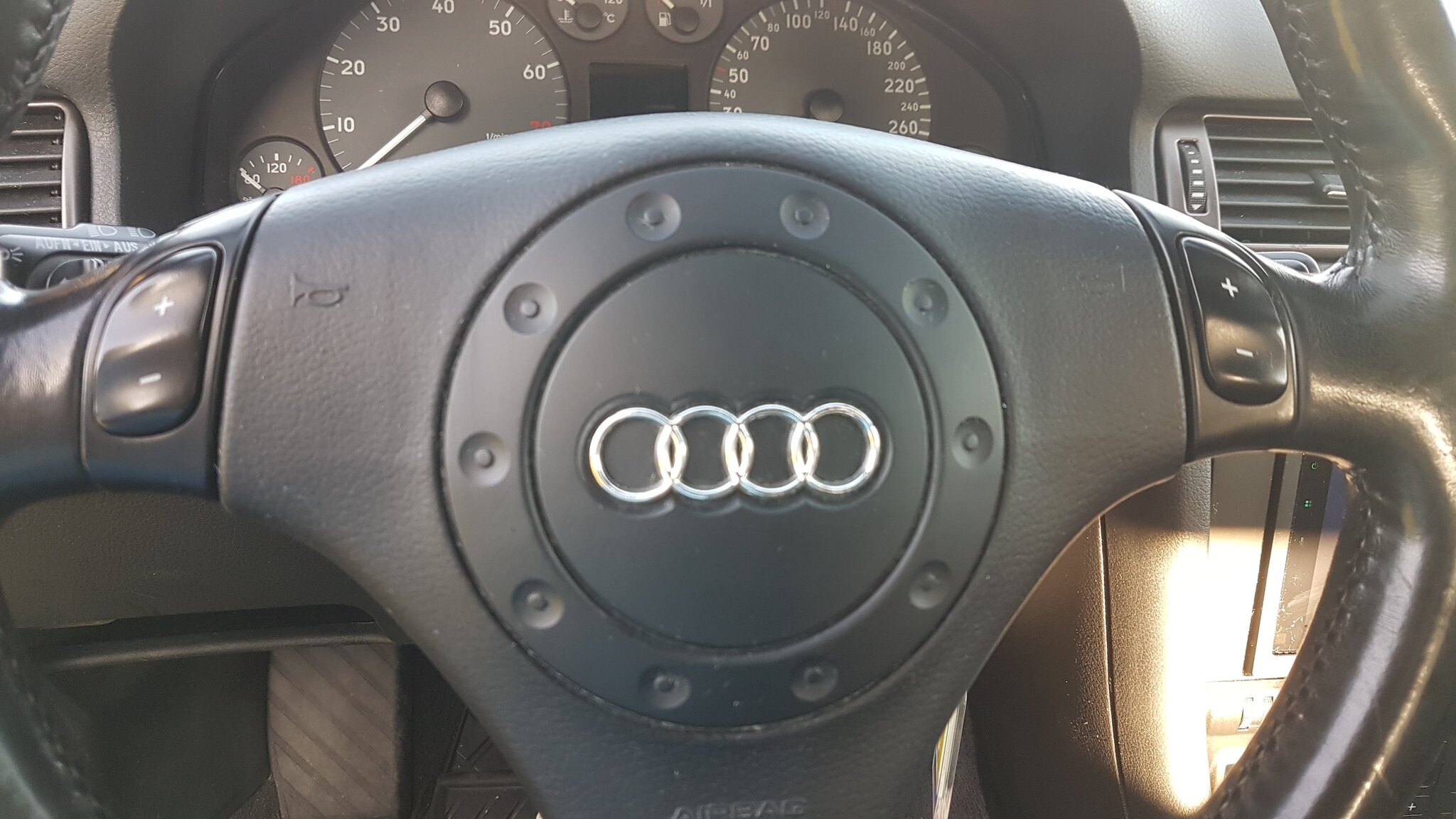 Interior image of 2000 Audi S6 Avant