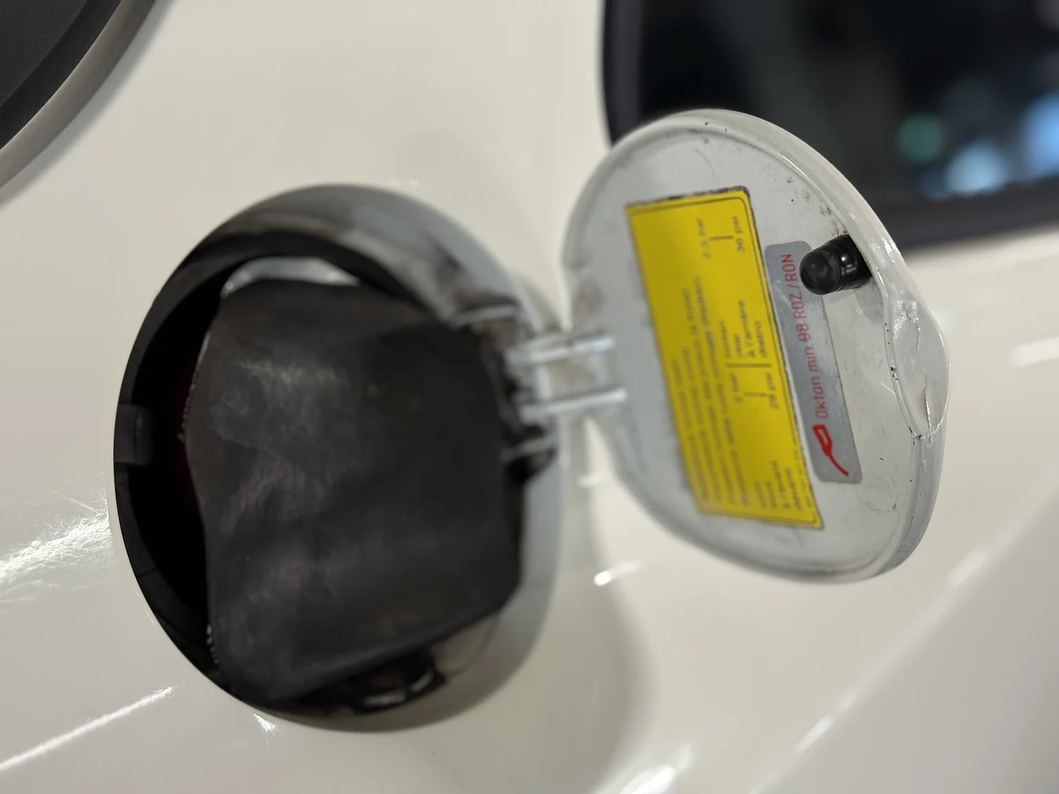 Exteriörbild på 1984 PORSCHE 944 Targa (51)