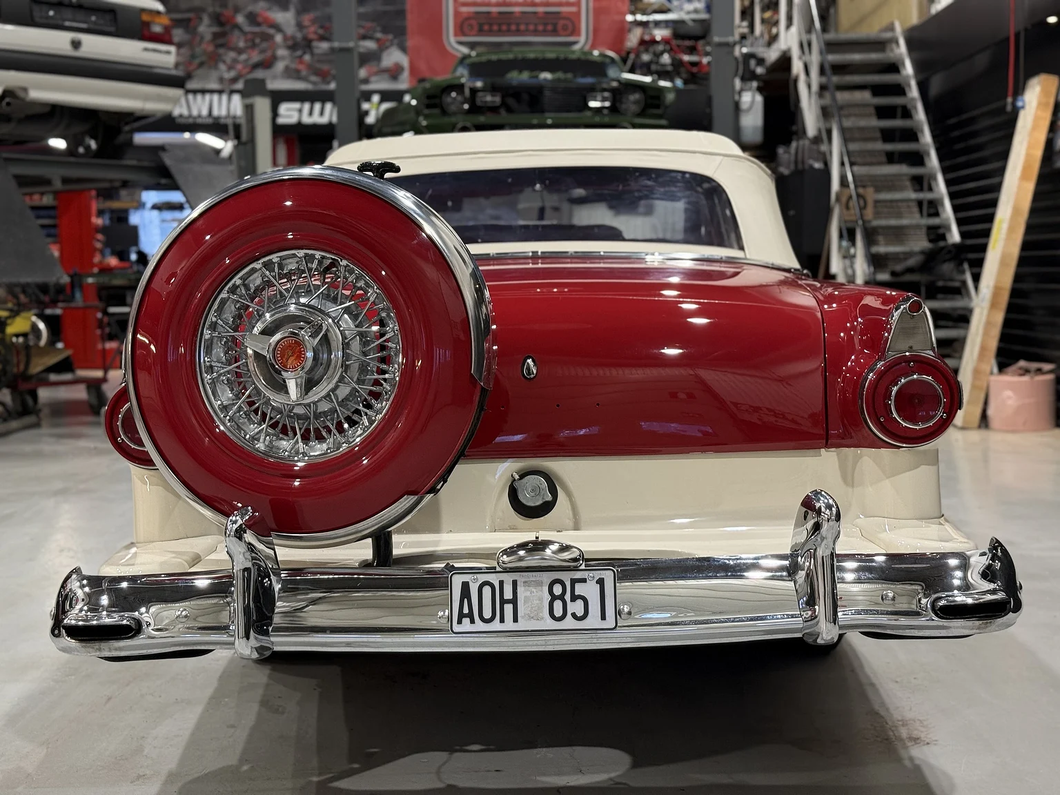 Aussenfoto 1956 Ford Fairlane Sunliner V8 5.1 (69)