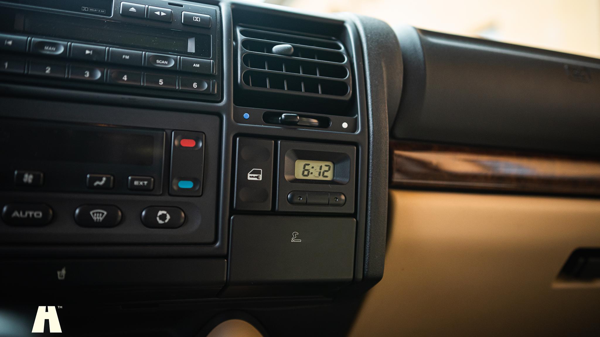 Interior image of 2003 Land Rover Discovery II, 2003