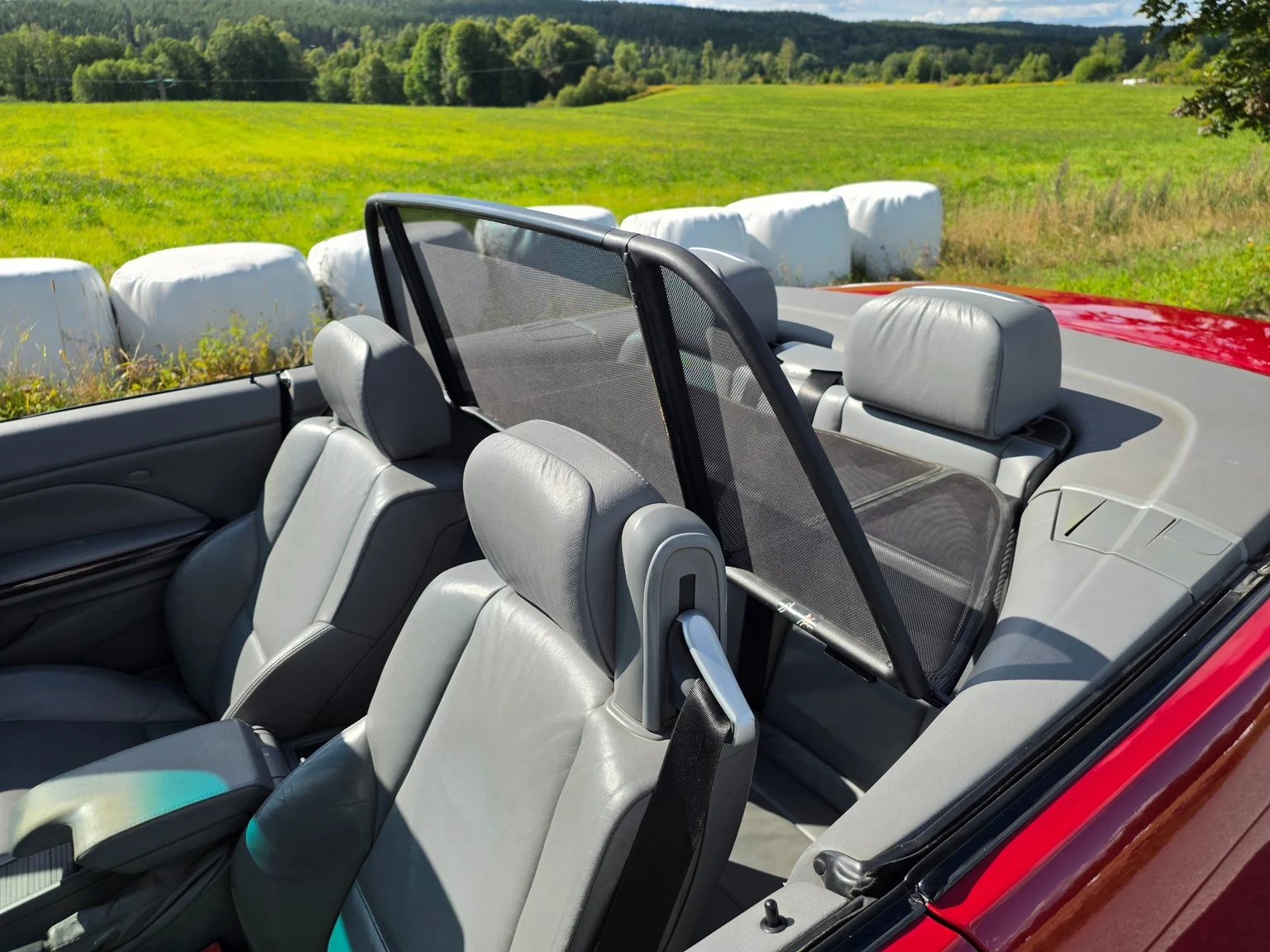 Innenraumfoto von 2002 BMW 330Ci Convertible (63)