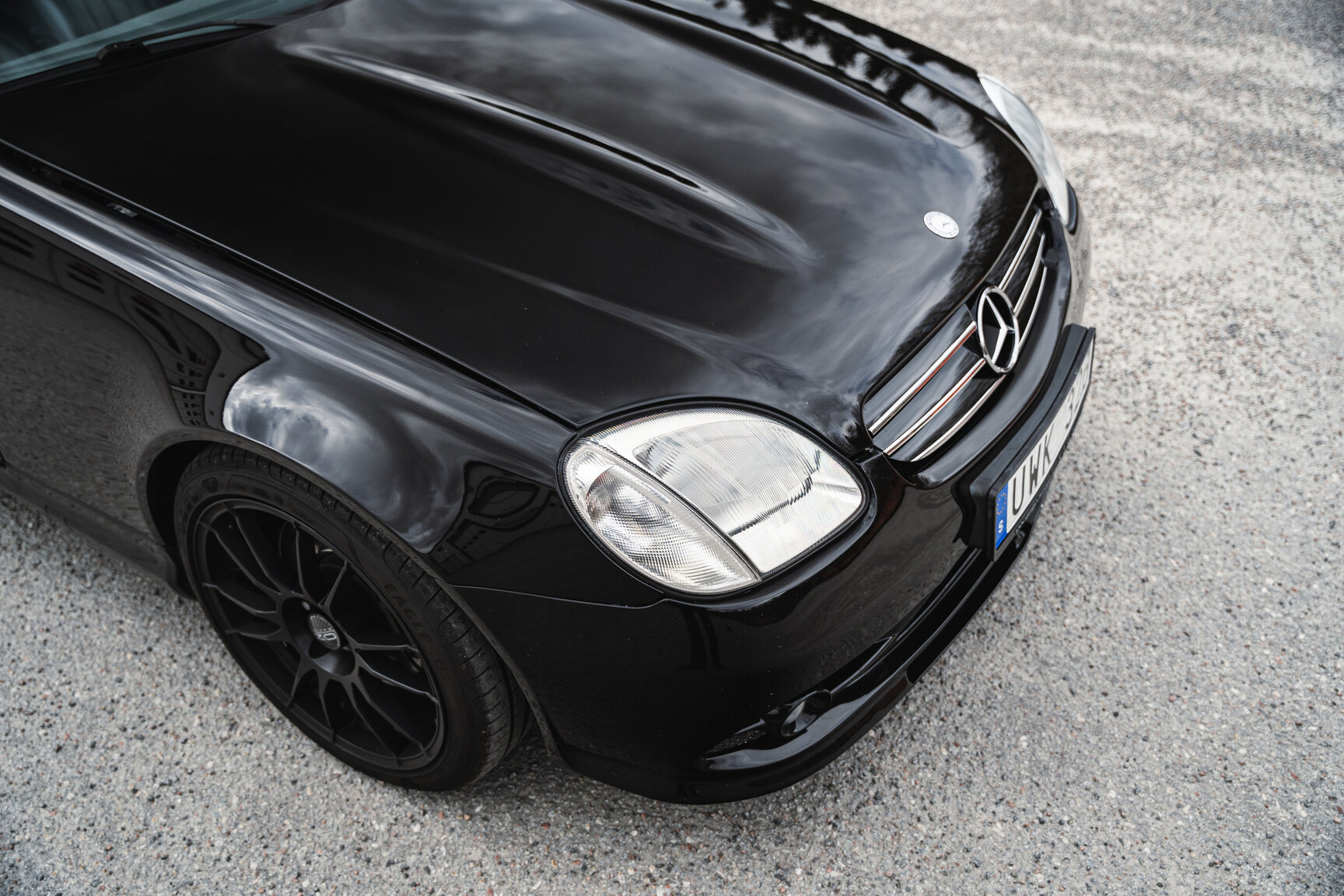 Exterior image of 2001 Mercedes-Benz SLK 32 AMG