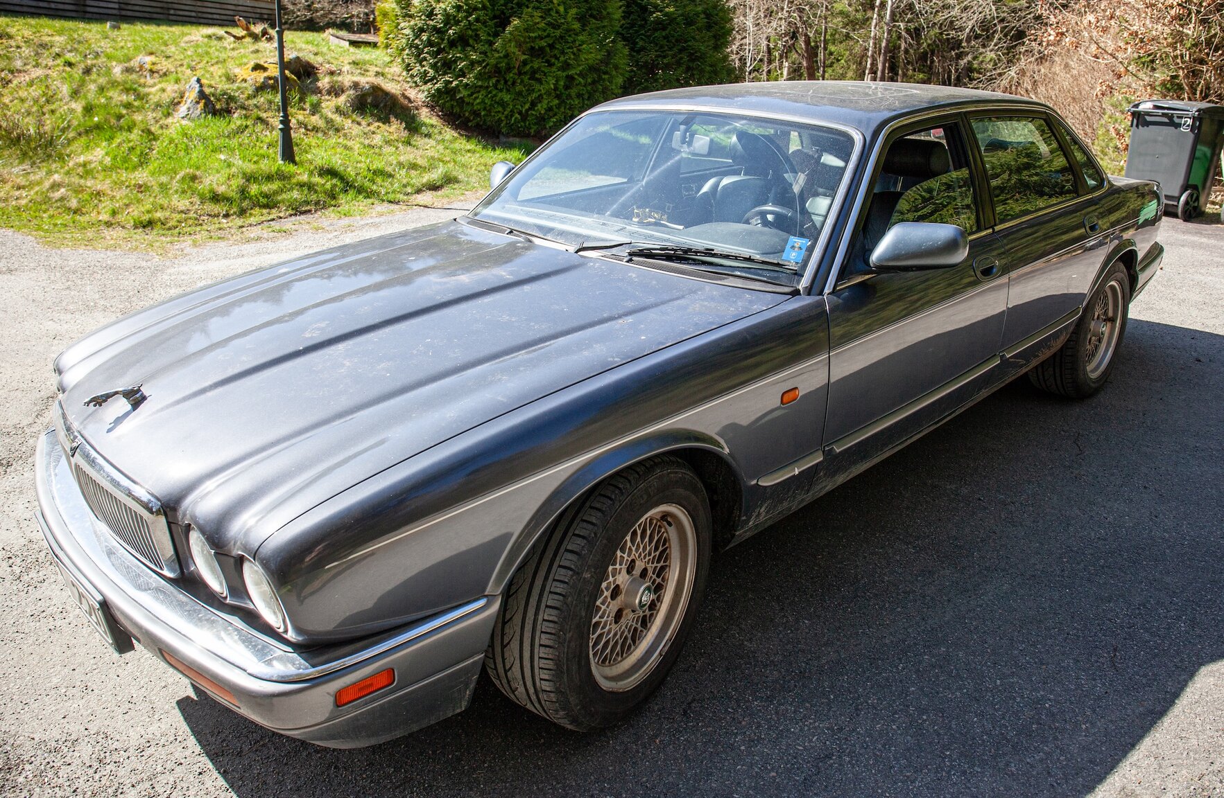 Exterior image of 1997 Jaguar XJ6 3.2