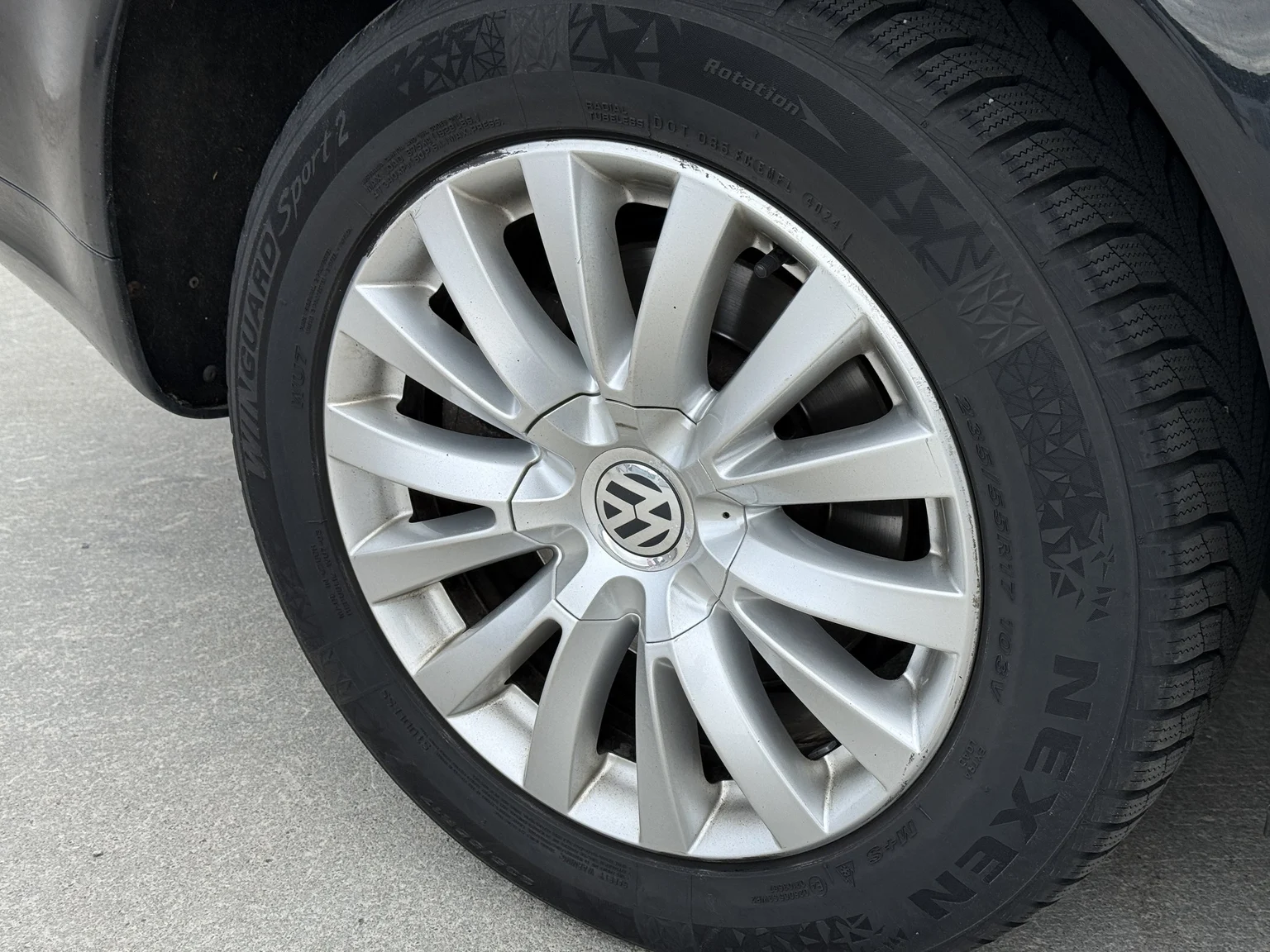 Exterior image of 2013 Volkswagen Phaeton 3.0 TDI (33)