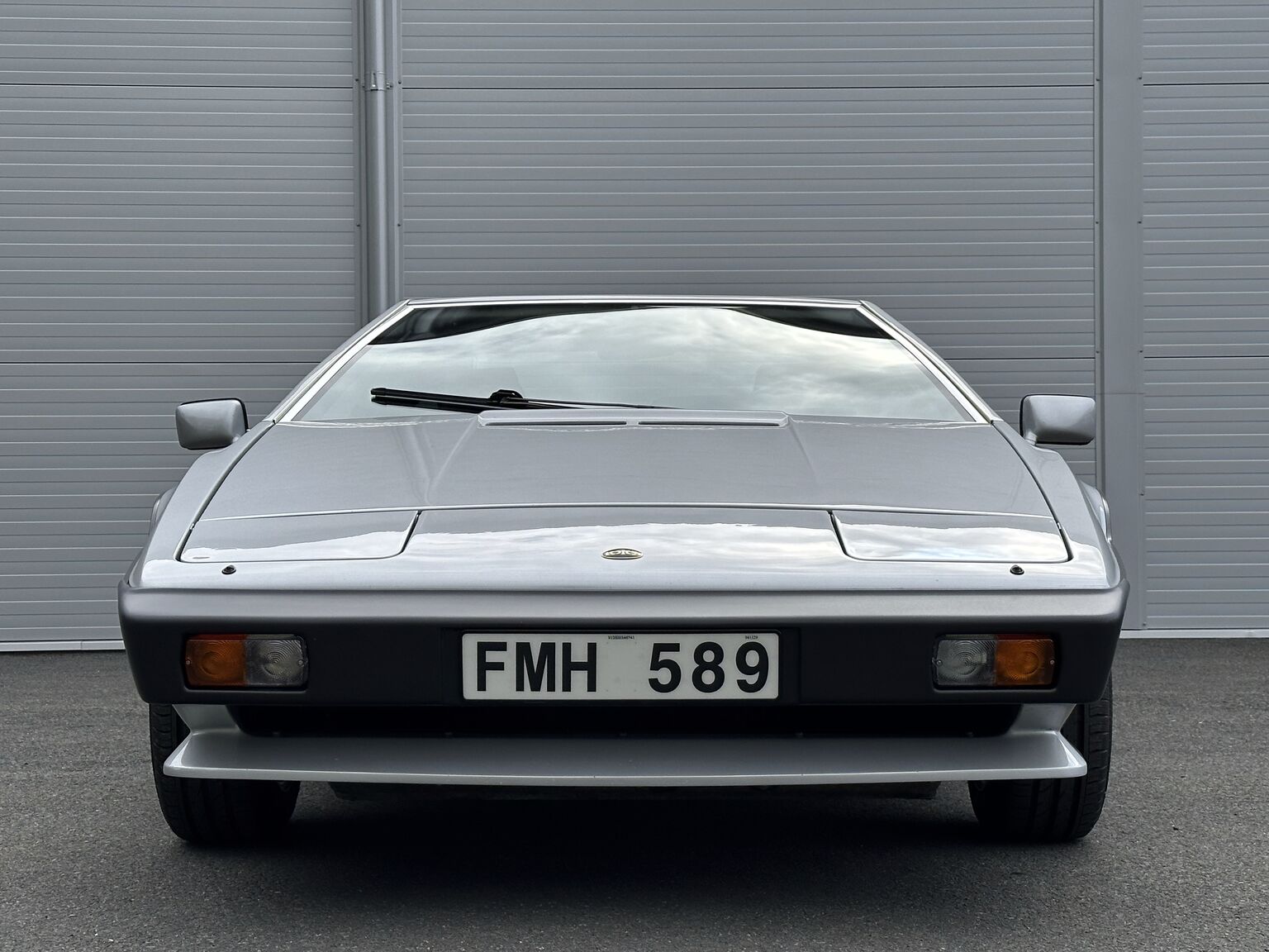 Exteriörbild på 1987 Lotus Esprit S3