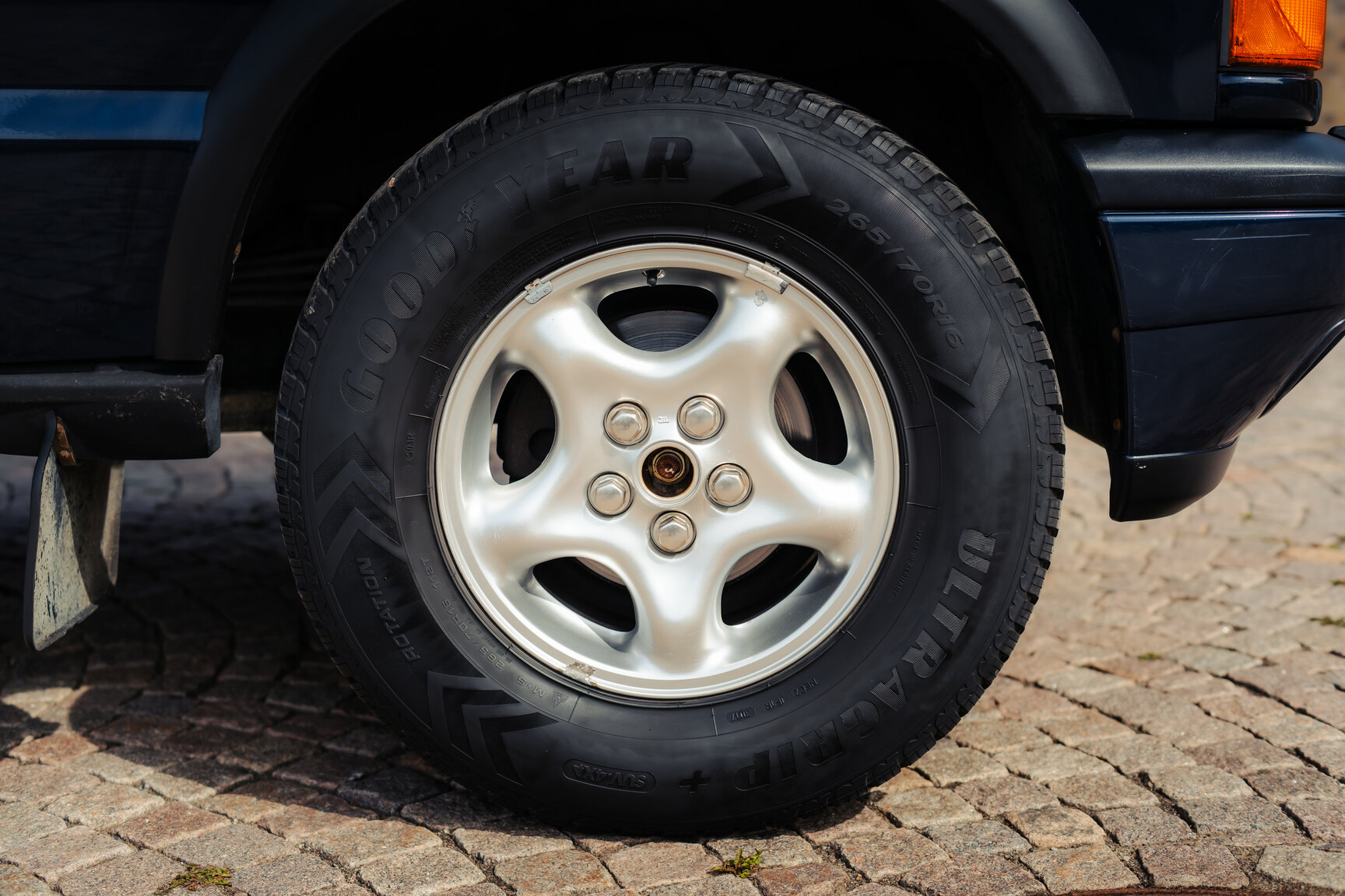 Exteriörbild på 1999 Landrover Discovery II V8