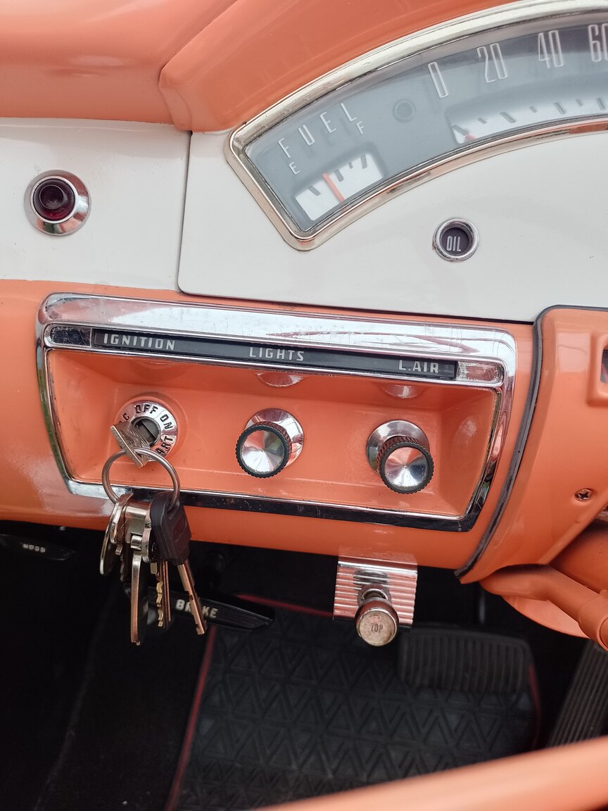 Interior image of 1957 Ford Fairlane 500 Skyliner Retract