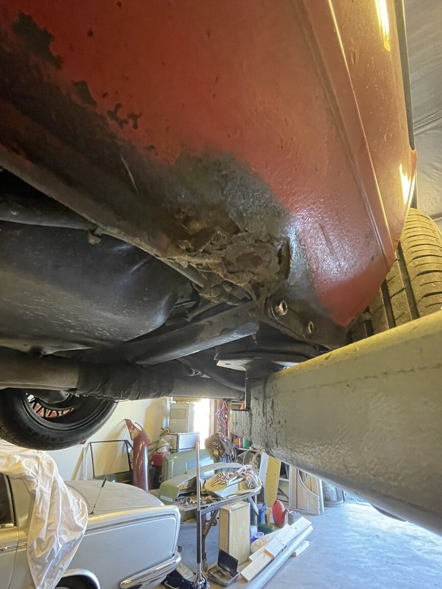 Image of 1987 BMW 320i mechanics