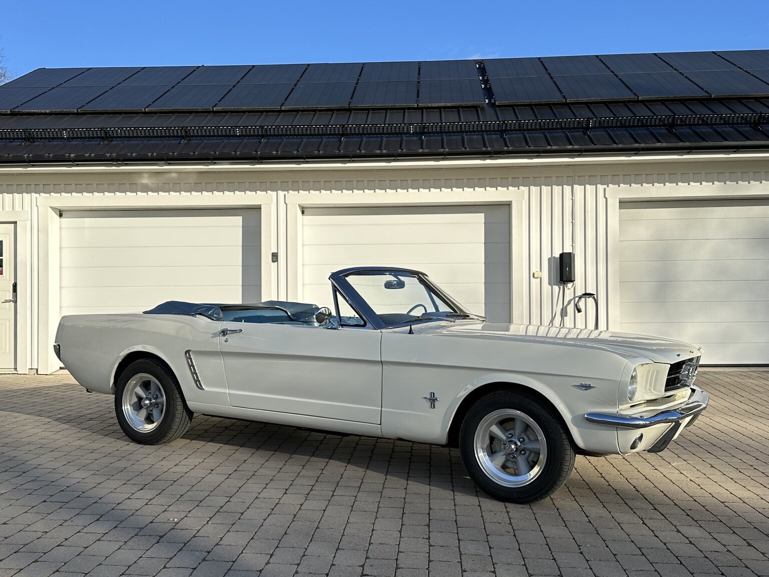Exteriörbild på 1966 Ford Mustang Convertible