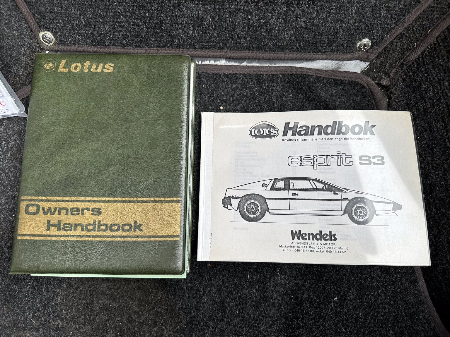 Documentation for 1987 Lotus Esprit Turbo HCi (2)
