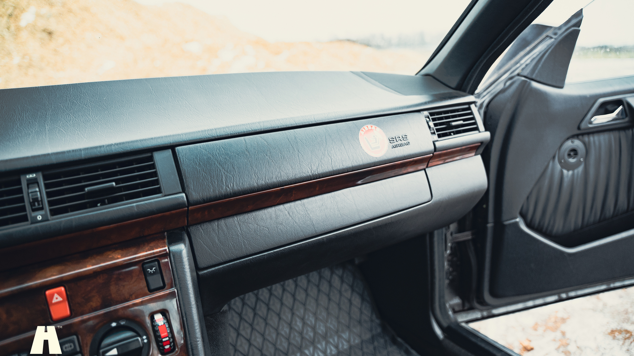 Interior image of 1990 Mercedes 300 CE-24