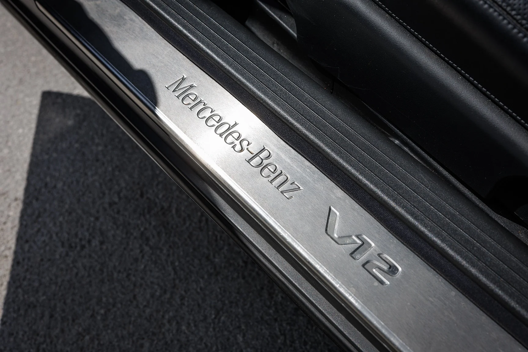 Innenraumfoto von 2000 Mercedes-Benz CL 600 (8)