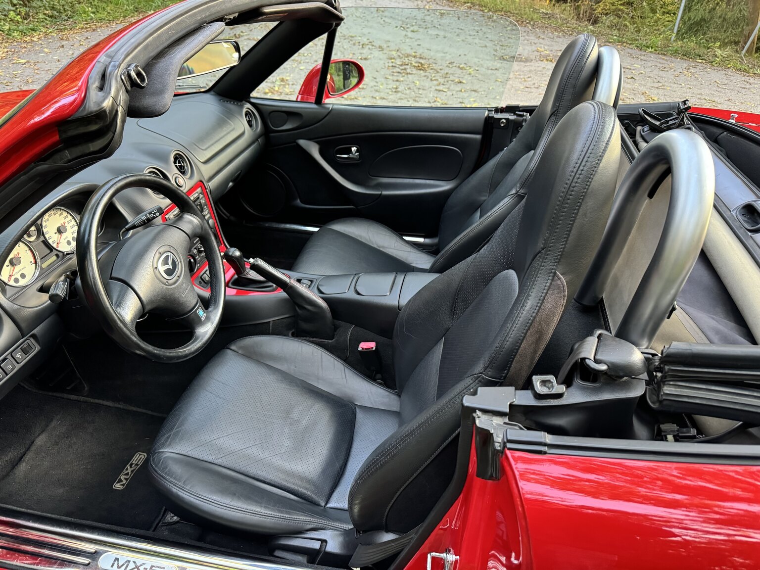 Innenraumfoto von 2004 Mazda MX-5