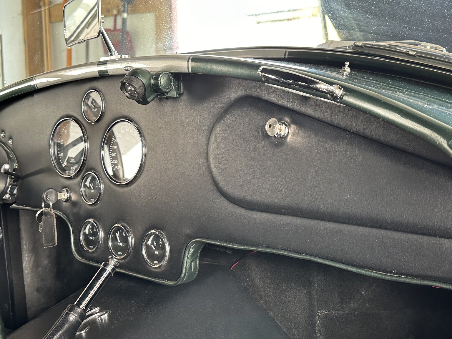 Interiörbild 2008 AC Cobra replica