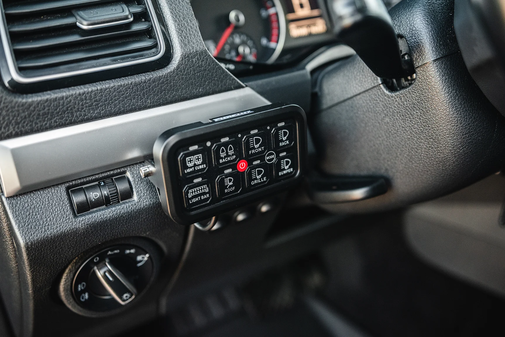 Interior image of 2020 Northea Camper Expedition Volkswagen Amarok (25)