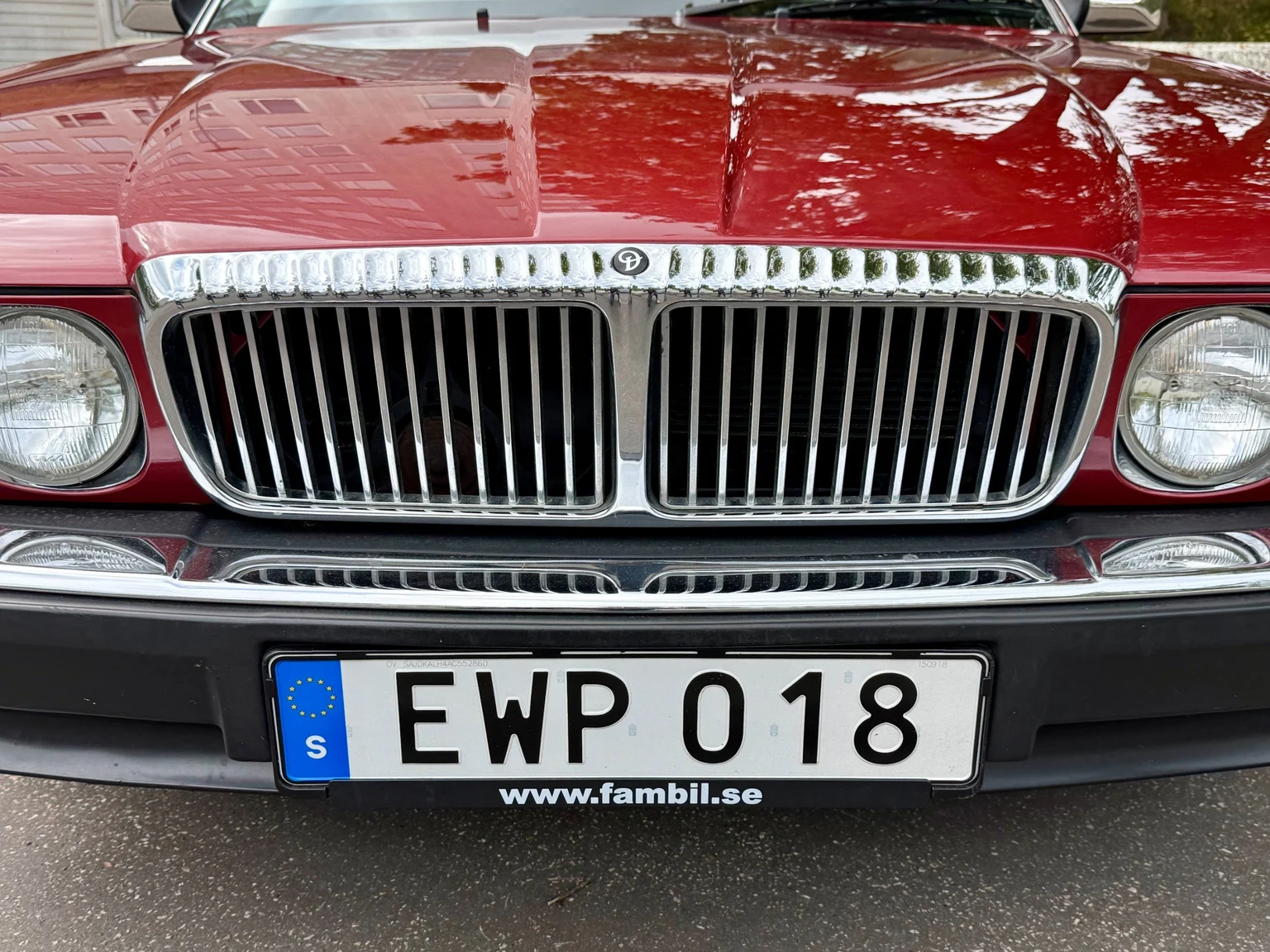 Exterior image of 1988 Daimler Six (46)