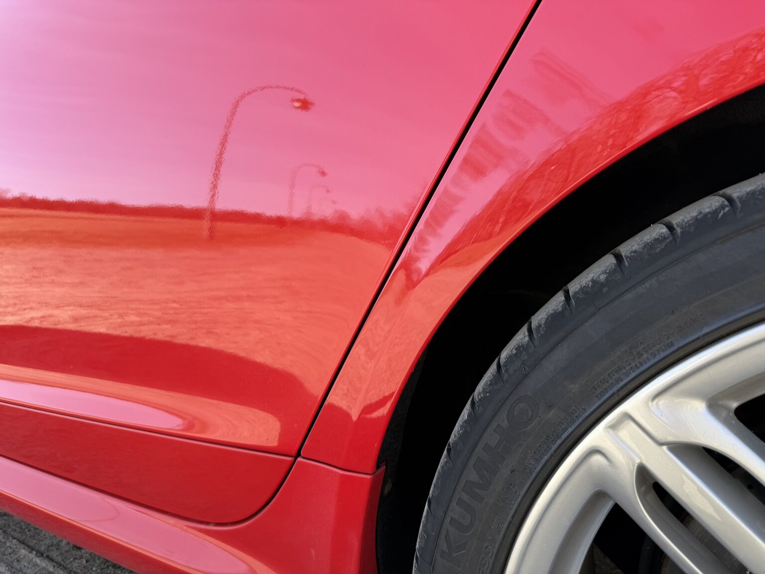 Exterior image of 2010 Audi RS6 Avant V10 Quattro