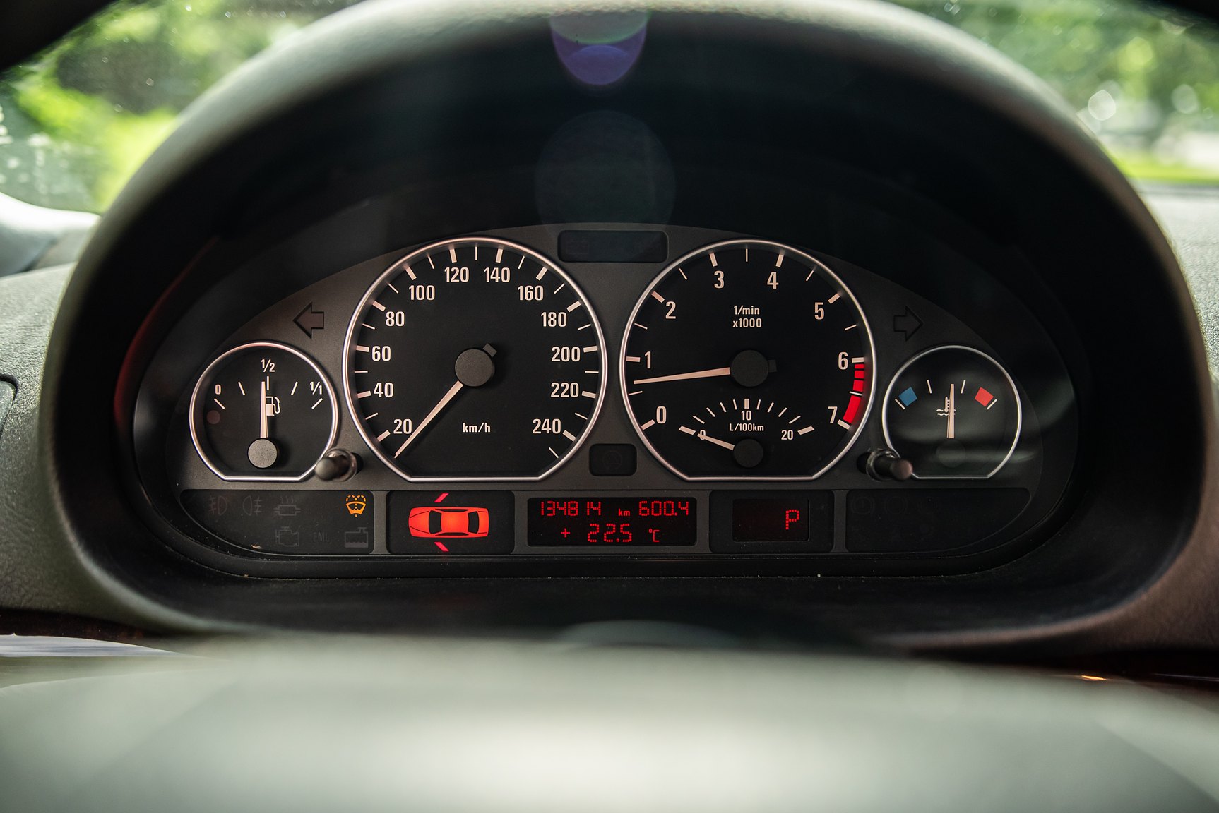 Interior image of 2001 BMW 330Xi