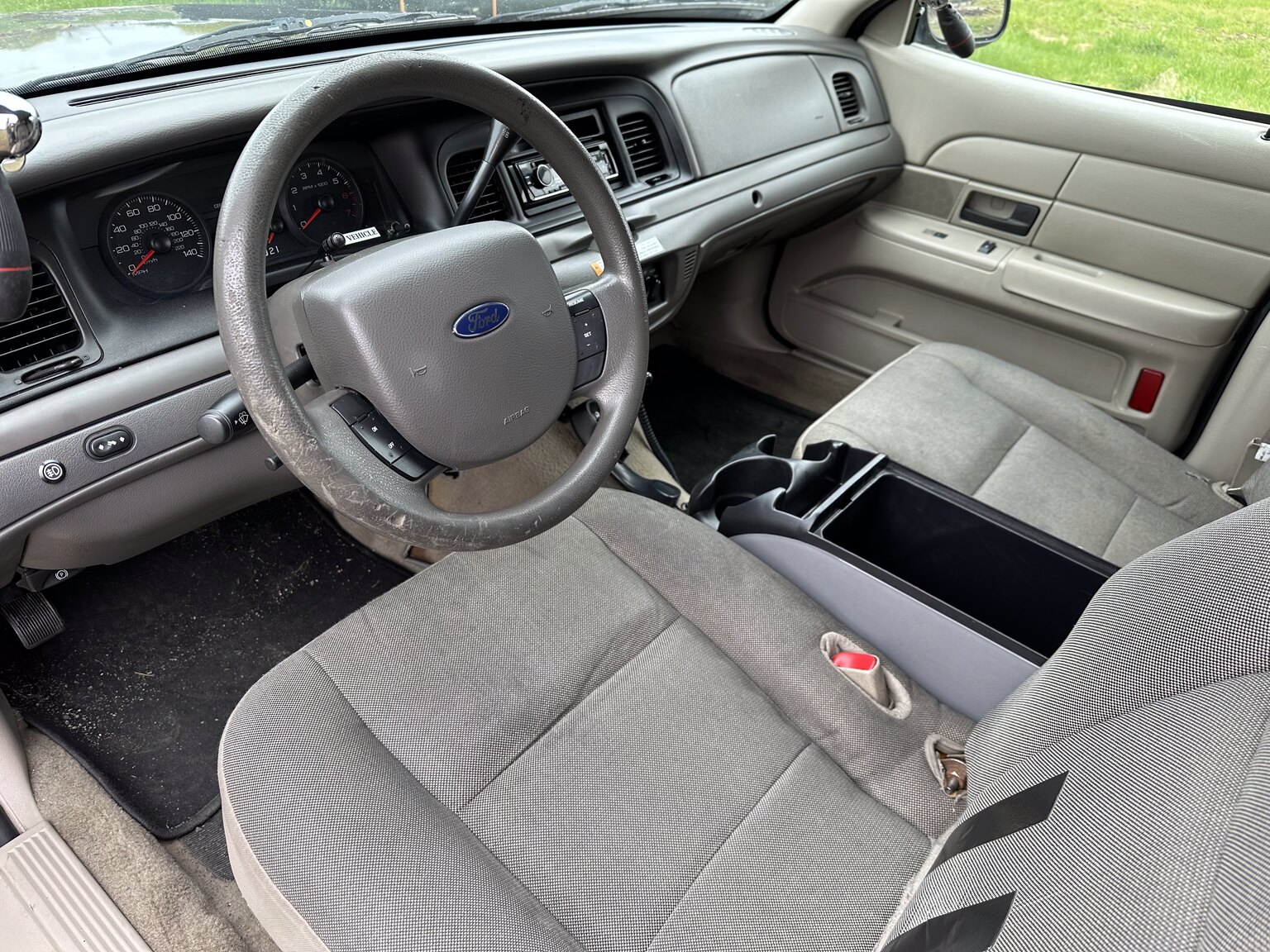 Innenraumfoto von 2011 Ford Crown Victoria Police Interceptor