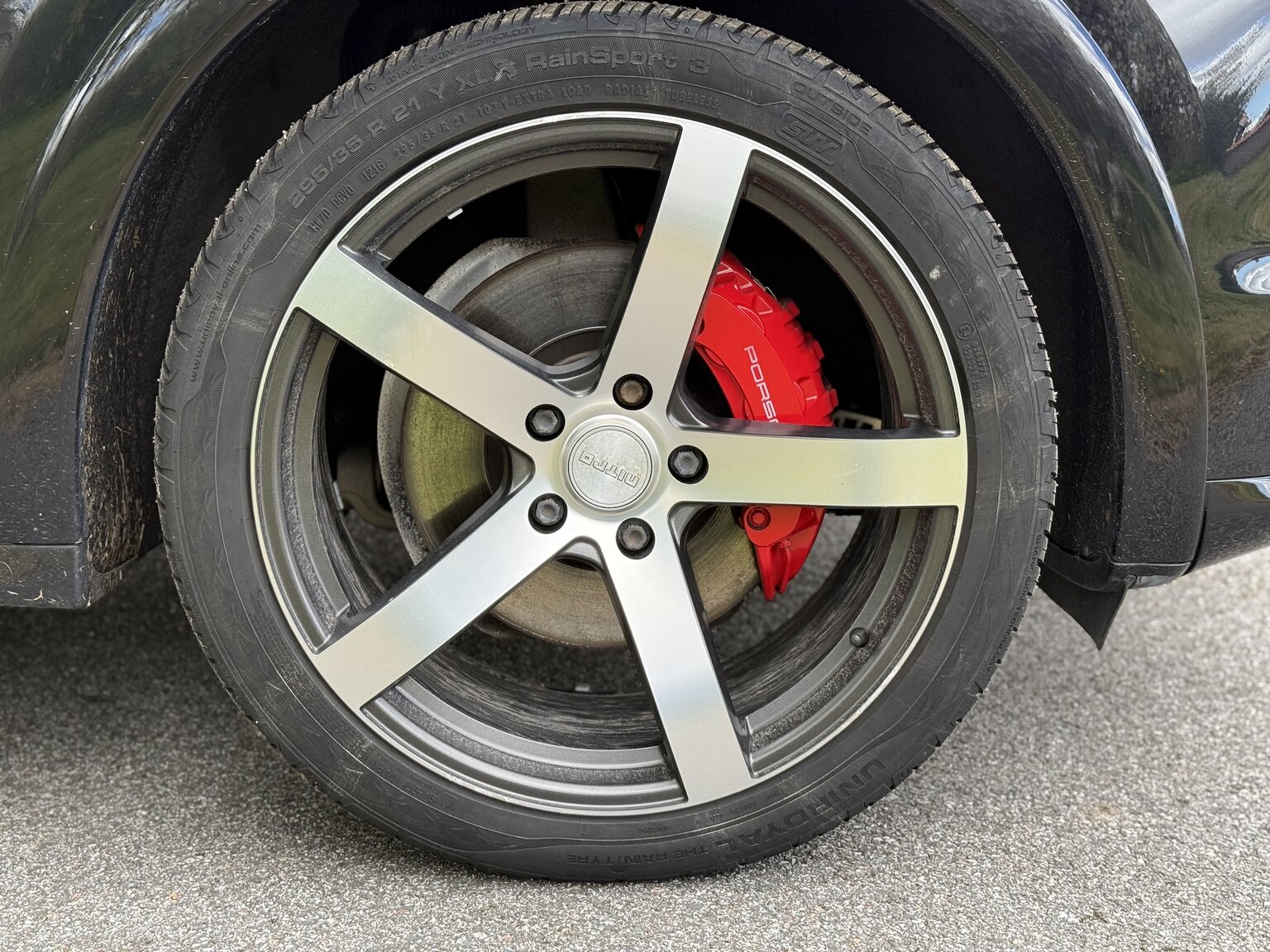 Exteriörbild på 2013 Porsche Cayenne GTS