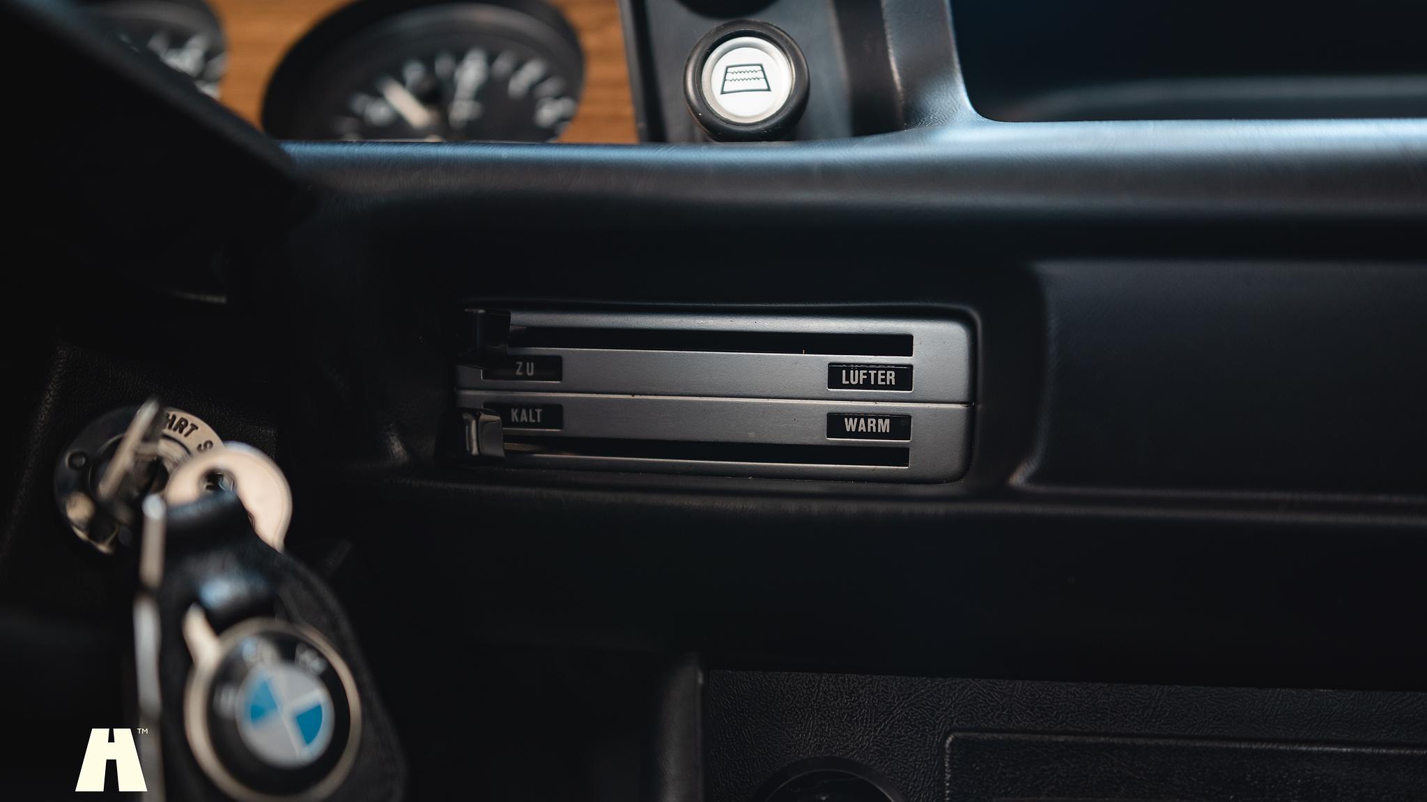 Innenraumfoto von 1974 BMW 2002