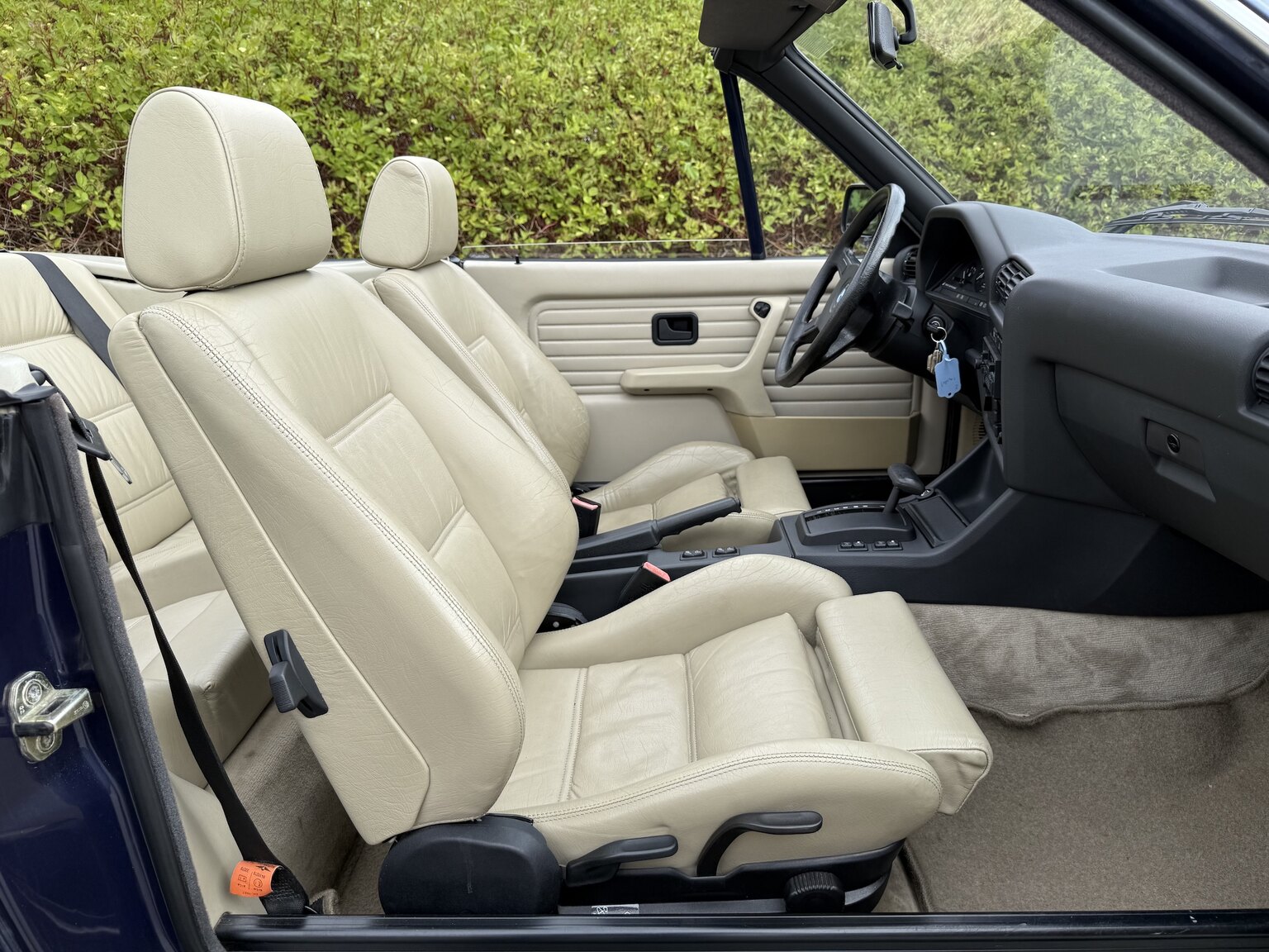 Innenraumfoto von 1987 BMW 325i Convertible