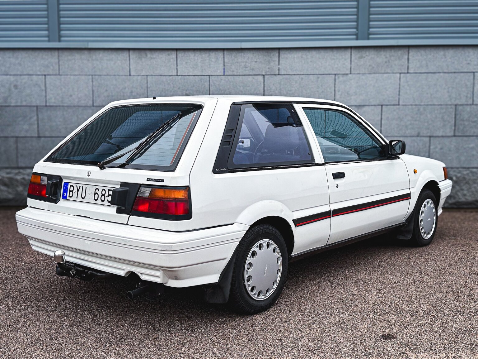 Exteriörbild på 1988 Nissan Sunny (44)
