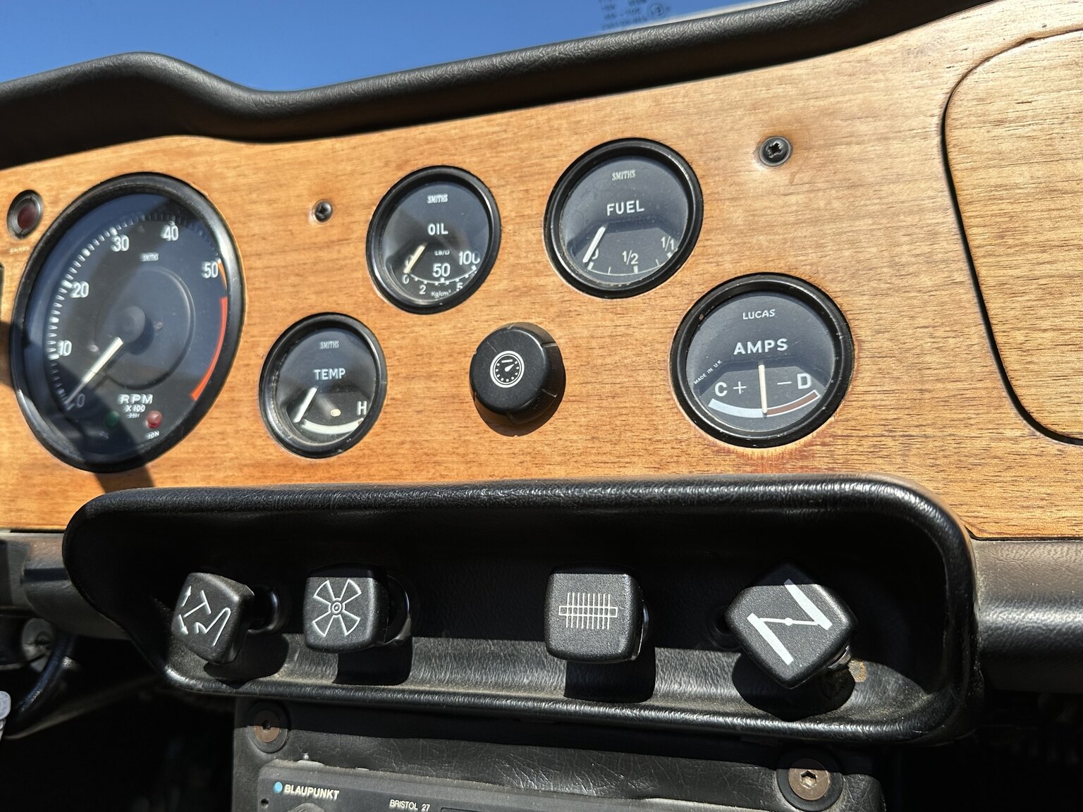 Interiörbild 1971 Triumph TR6