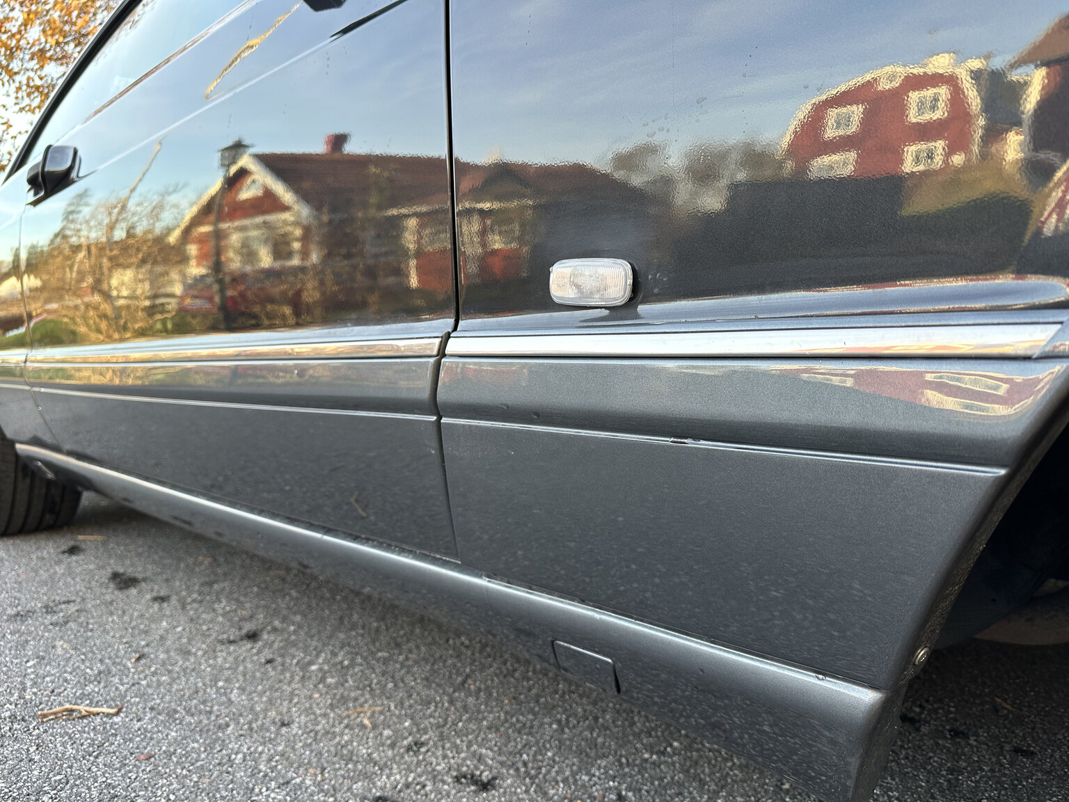 Exteriörbild på 1988 Mercedes 560 SEC